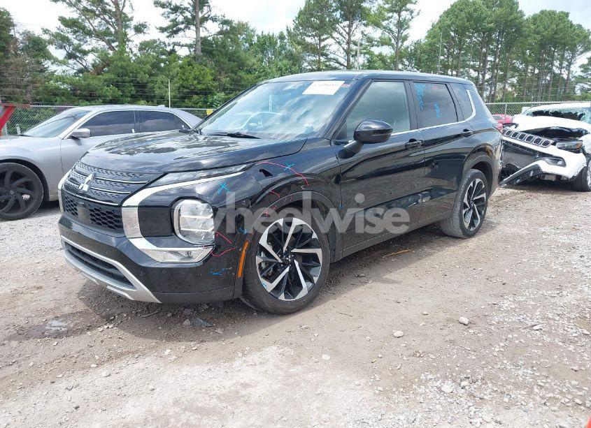 Photo 2 of 2024 Mitsubishi Outlander SE 2.5 2WD/SE BLACK EDITION S-AWC/SE BLACK EDITION W/PANO ROOF S-AWC (VIN JA4J3VA8XRZ060058)