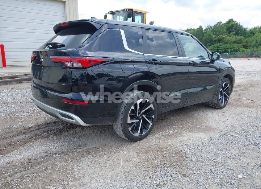 Photo 4 of 2024 Mitsubishi Outlander SE 2.5 2WD/SE BLACK EDITION S-AWC/SE BLACK EDITION W/PANO ROOF S-AWC (VIN JA4J3VA8XRZ060058)