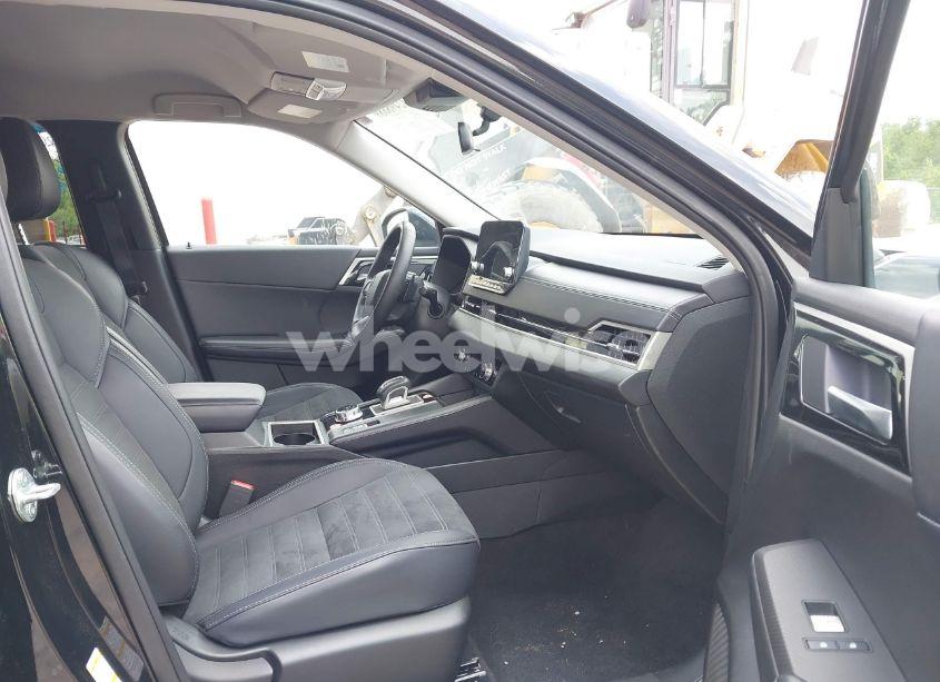 Photo 5 of 2024 Mitsubishi Outlander SE 2.5 2WD/SE BLACK EDITION S-AWC/SE BLACK EDITION W/PANO ROOF S-AWC (VIN JA4J3VA8XRZ060058)