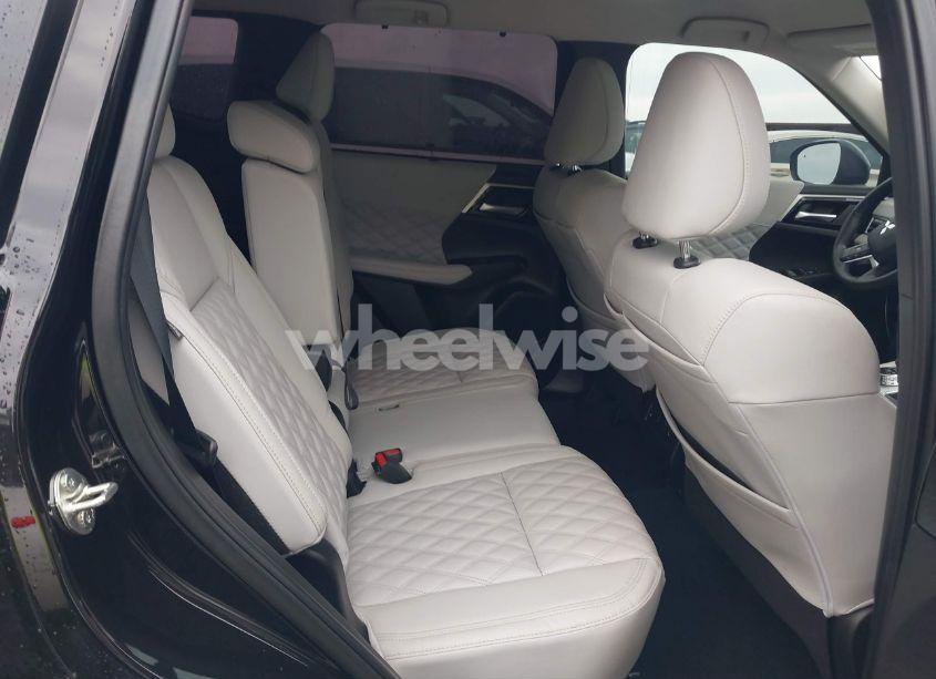 Photo 8 of 2024 Mitsubishi Outlander SEL 2.5 2WD/SEL BLACK EDITION 2WD (VIN JA4J3WA80RZ006385)