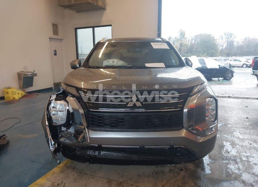 Photo 12 of 2024 Mitsubishi Outlander SEL 2.5 2WD (VIN JA4J3WA81RZ020036)