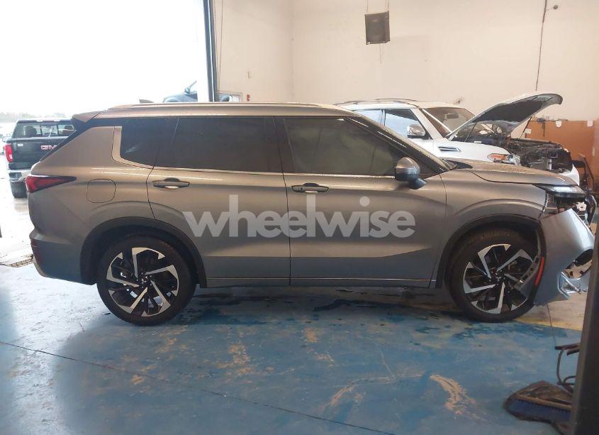 Photo 13 of 2024 Mitsubishi Outlander SEL 2.5 2WD (VIN JA4J3WA81RZ020036)