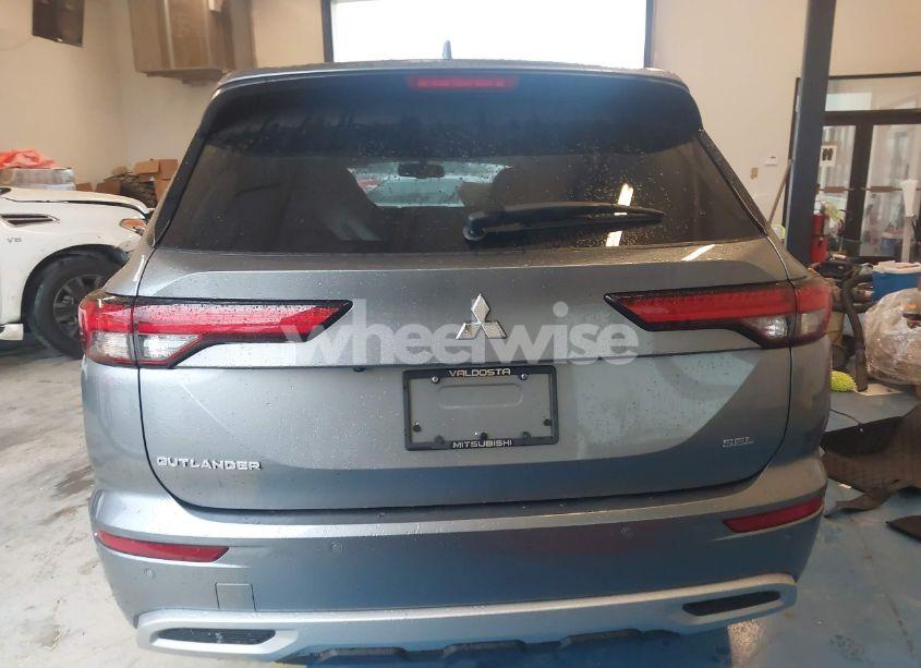 Photo 16 of 2024 Mitsubishi Outlander SEL 2.5 2WD (VIN JA4J3WA81RZ020036)