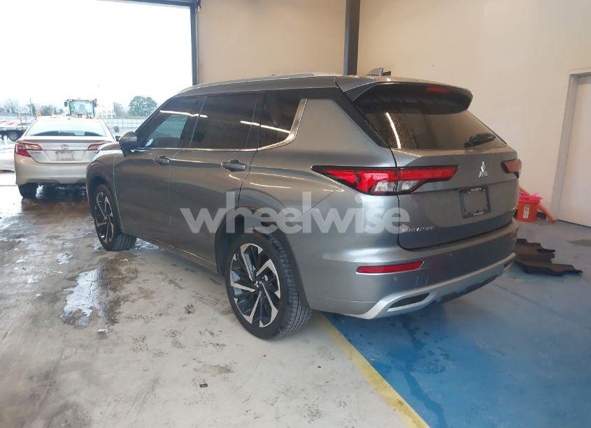 Photo 3 of 2024 Mitsubishi Outlander SEL 2.5 2WD (VIN JA4J3WA81RZ020036)