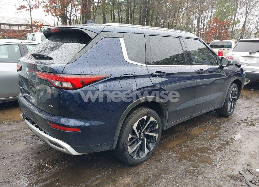 Photo 4 of 2024 Mitsubishi Outlander SEL (VIN JA4J3WA82RZ012673)