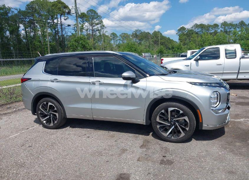 Photo 14 of 2024 Mitsubishi Outlander SEL 2.5 2WD/SEL BLACK EDITION 2WD (VIN JA4J3WA84RZ002792)