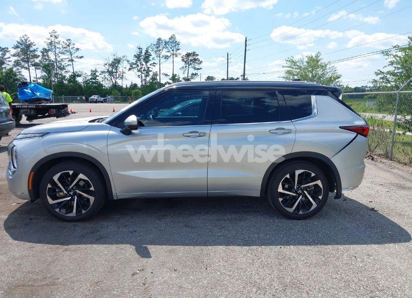 Photo 15 of 2024 Mitsubishi Outlander SEL 2.5 2WD/SEL BLACK EDITION 2WD (VIN JA4J3WA84RZ002792)