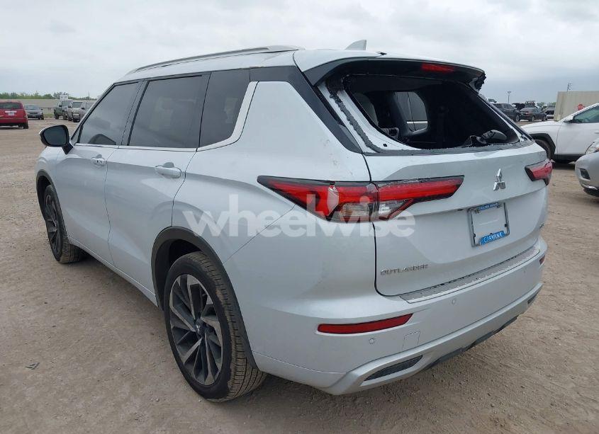 Photo 3 of 2024 Mitsubishi Outlander SEL 2.5 2WD/SEL BLACK EDITION 2WD (VIN JA4J3WA88RZ057293)