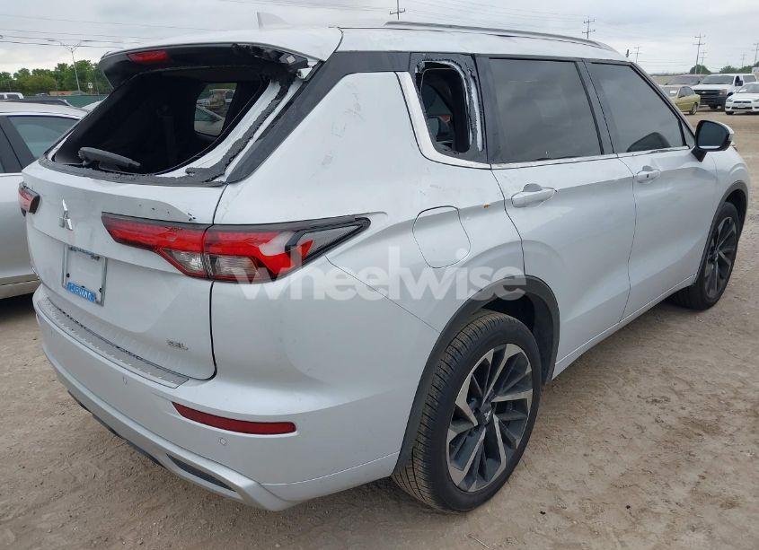 Photo 4 of 2024 Mitsubishi Outlander SEL 2.5 2WD/SEL BLACK EDITION 2WD (VIN JA4J3WA88RZ057293)