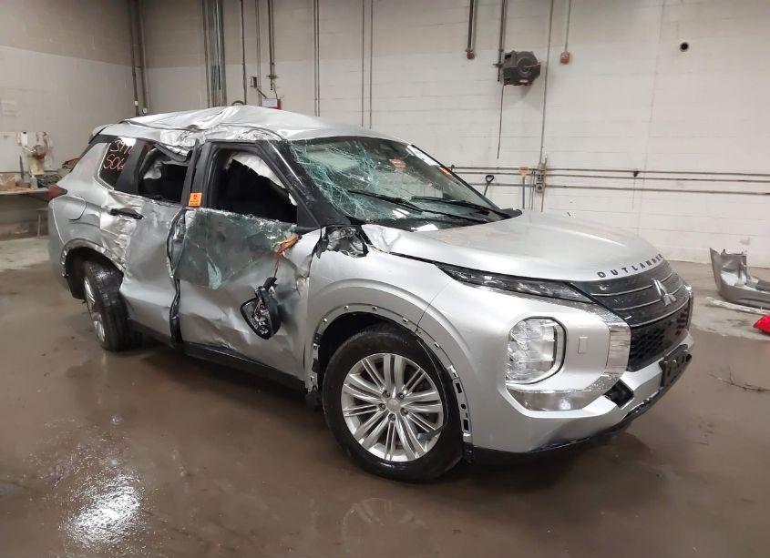 2022 Mitsubishi Outlander ES 2.5 S-AWC (VIN JA4J4TA80NZ014668) main photo