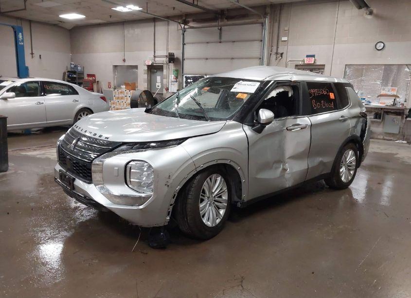 Photo 2 of 2022 Mitsubishi Outlander ES 2.5 S-AWC (VIN JA4J4TA80NZ014668)