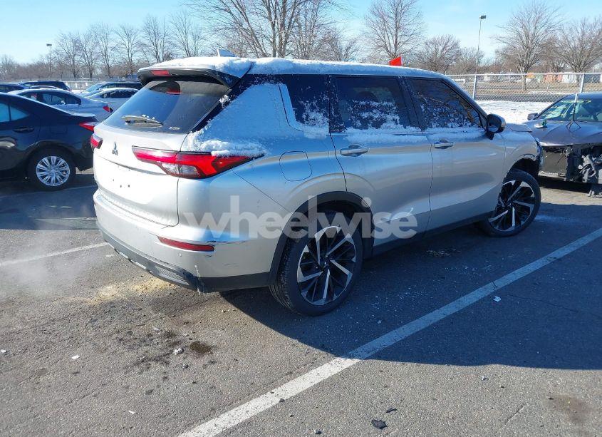 Photo 4 of 2022 Mitsubishi Outlander ES 2.5 S-AWC (VIN JA4J4TA80NZ046567)