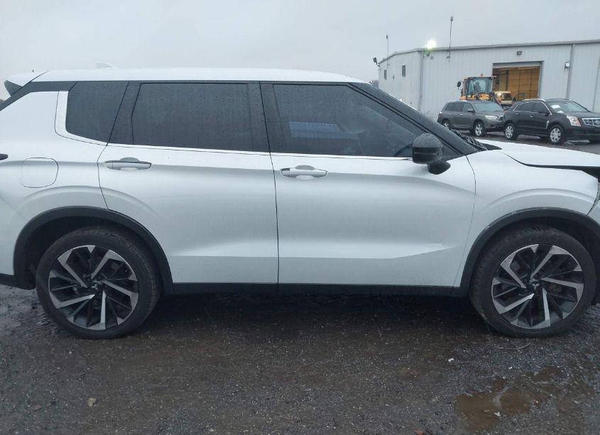 Photo 12 of 2022 Mitsubishi Outlander ES 2.5 (VIN JA4J4TA83NZ007701)