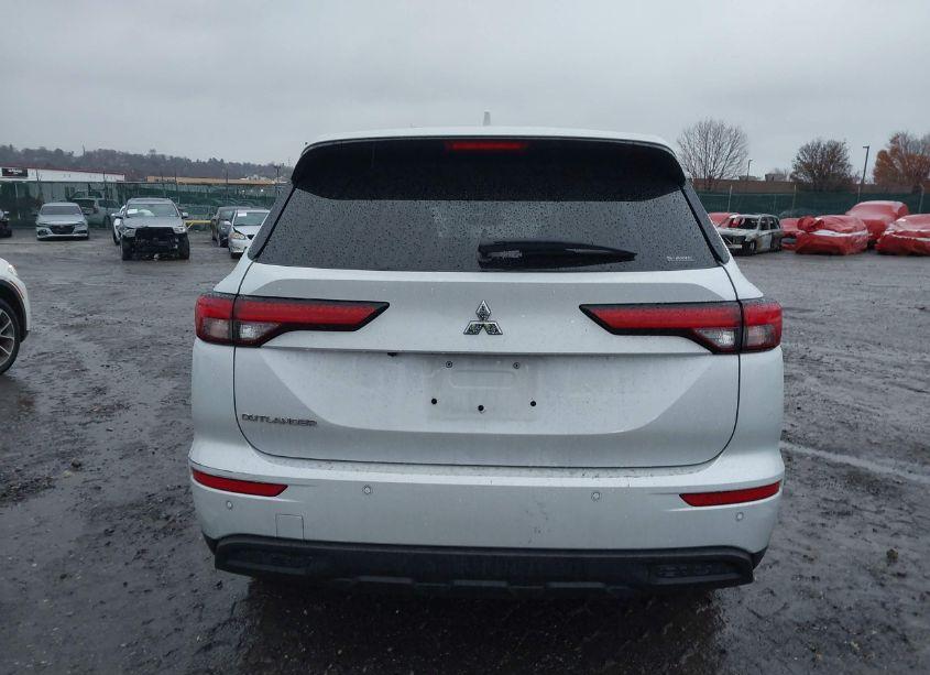 Photo 15 of 2022 Mitsubishi Outlander ES 2.5 (VIN JA4J4TA83NZ007701)