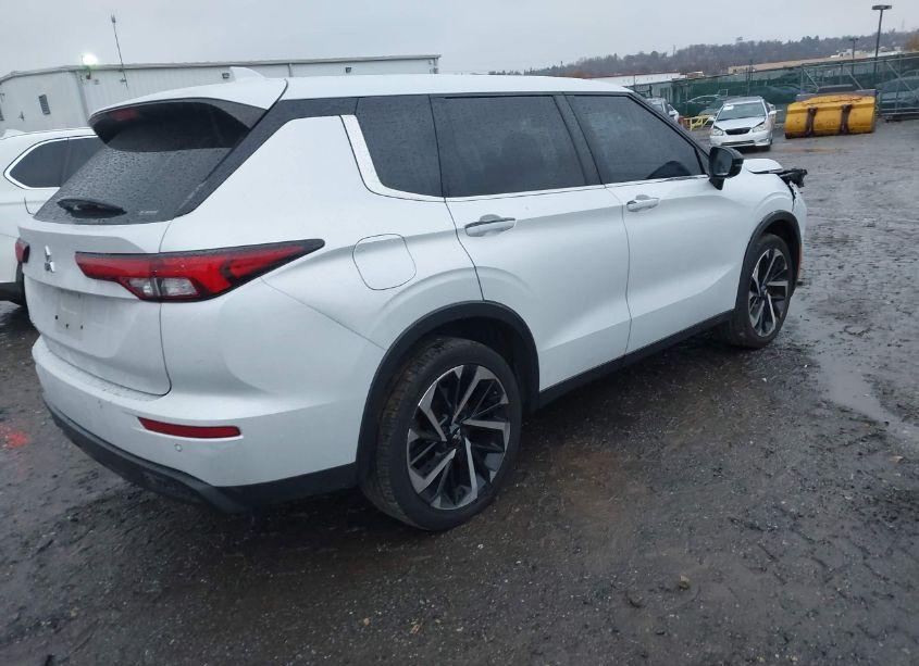 Photo 4 of 2022 Mitsubishi Outlander ES 2.5 (VIN JA4J4TA83NZ007701)