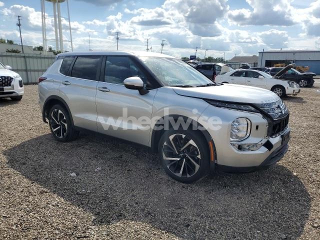 Photo 11 of 2022 MITSUBISHI OUTLANDER ES (VIN JA4J4TA83NZ015913)