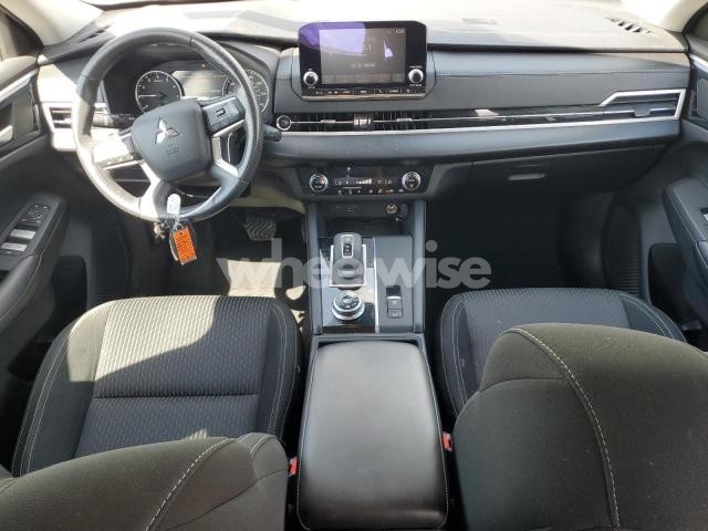 Photo 13 of 2022 MITSUBISHI OUTLANDER ES (VIN JA4J4TA83NZ015913)