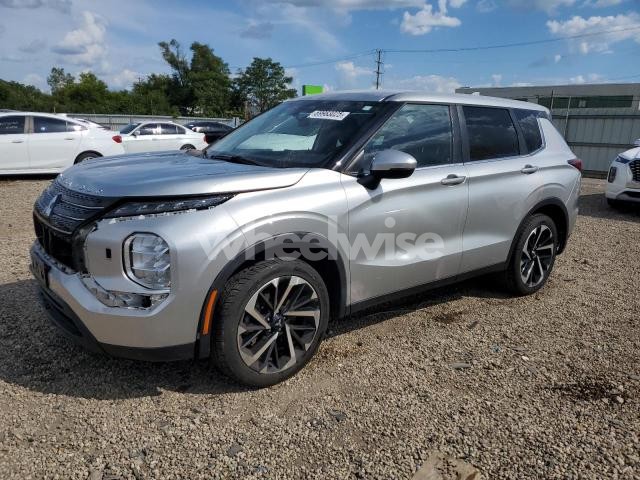 Photo 8 of 2022 MITSUBISHI OUTLANDER ES (VIN JA4J4TA83NZ015913)