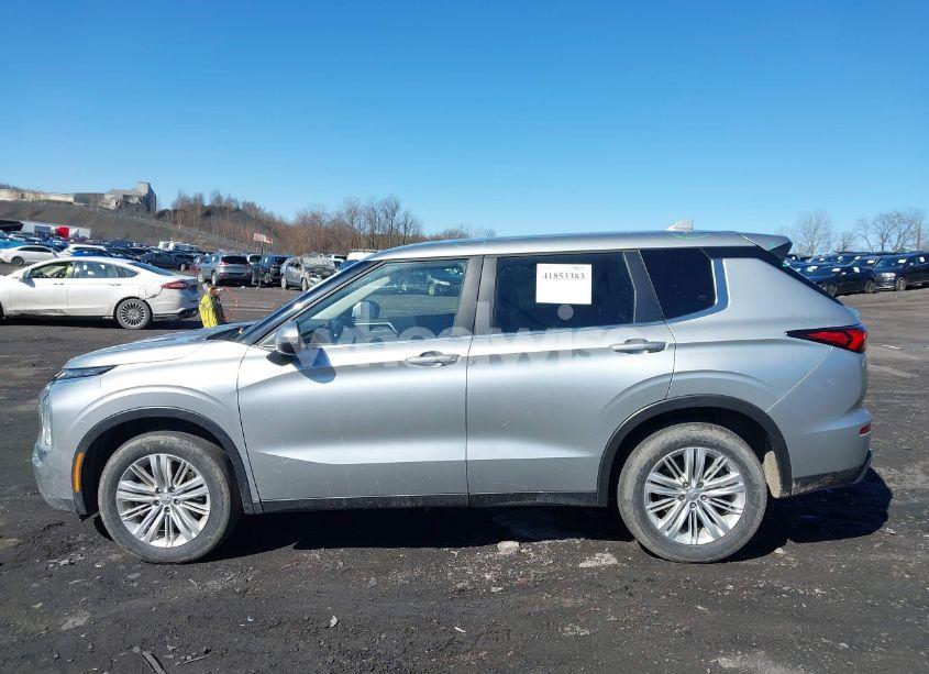 Photo 14 of 2023 Mitsubishi Outlander ES 2.5 S-AWC (VIN JA4J4TA83PZ009578)