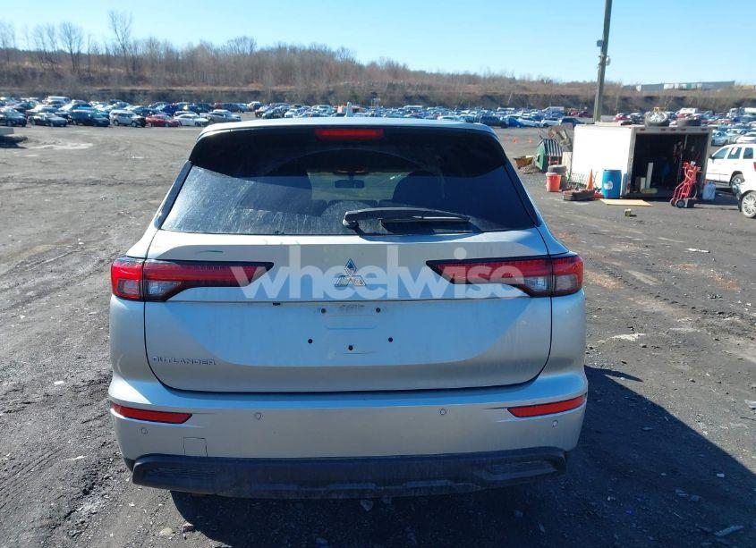 Photo 16 of 2023 Mitsubishi Outlander ES 2.5 S-AWC (VIN JA4J4TA83PZ009578)