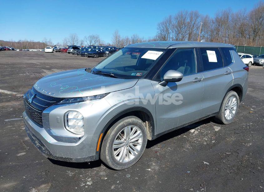 Photo 2 of 2023 Mitsubishi Outlander ES 2.5 S-AWC (VIN JA4J4TA83PZ009578)