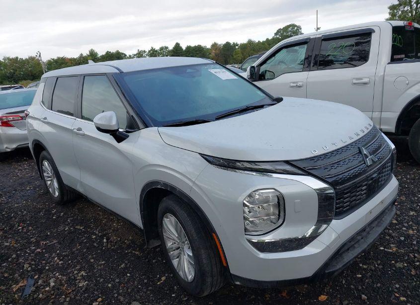 2023 Mitsubishi Outlander ES 2.5 S-AWC (VIN JA4J4TA83PZ029412) main photo