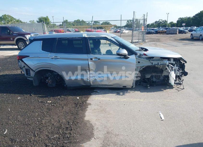 Photo 13 of 2022 Mitsubishi Outlander ES 2.5 S-AWC (VIN JA4J4TA84NZ028508)