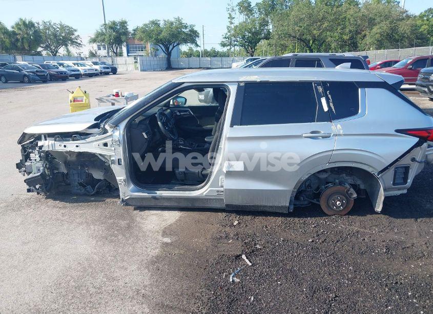 Photo 14 of 2022 Mitsubishi Outlander ES 2.5 S-AWC (VIN JA4J4TA84NZ028508)