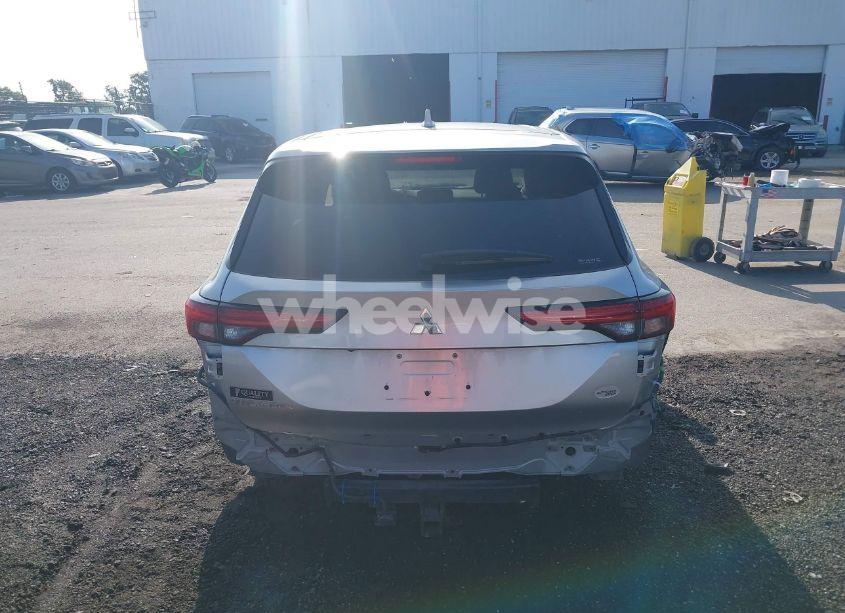 Photo 16 of 2022 Mitsubishi Outlander ES 2.5 S-AWC (VIN JA4J4TA84NZ028508)