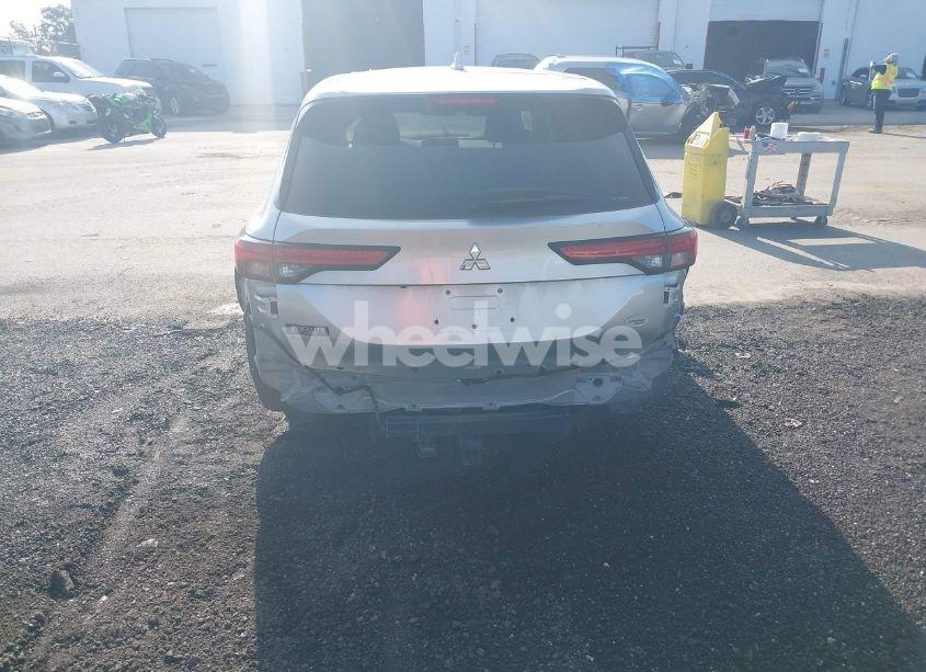 Photo 19 of 2022 Mitsubishi Outlander ES 2.5 S-AWC (VIN JA4J4TA84NZ028508)