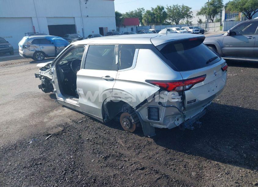 Photo 3 of 2022 Mitsubishi Outlander ES 2.5 S-AWC (VIN JA4J4TA84NZ028508)