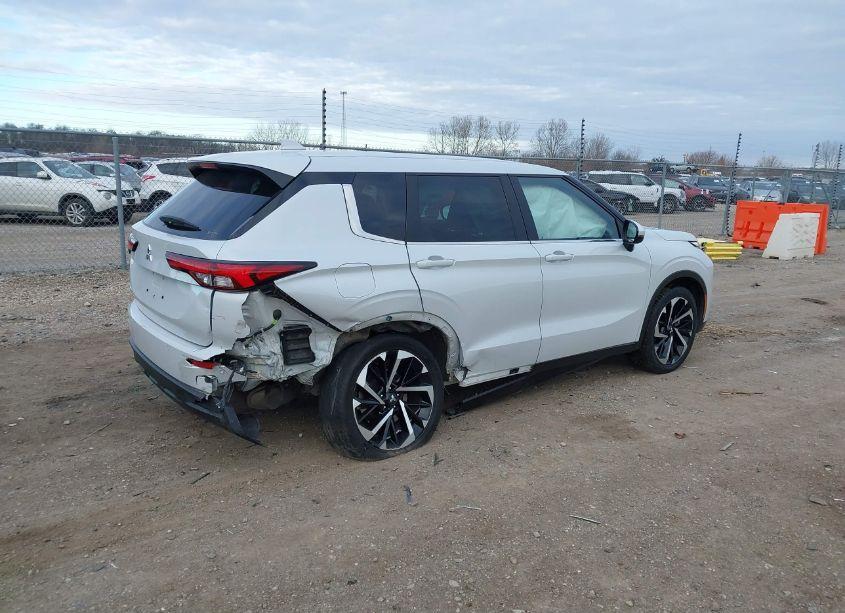 Photo 4 of 2022 Mitsubishi Outlander ES 2.5 (VIN JA4J4TA84NZ068605)