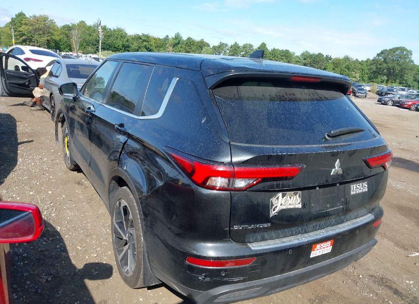 Photo 14 of 2022 Mitsubishi Outlander ES 2.5 S-AWC (VIN JA4J4TA85NZ040019)