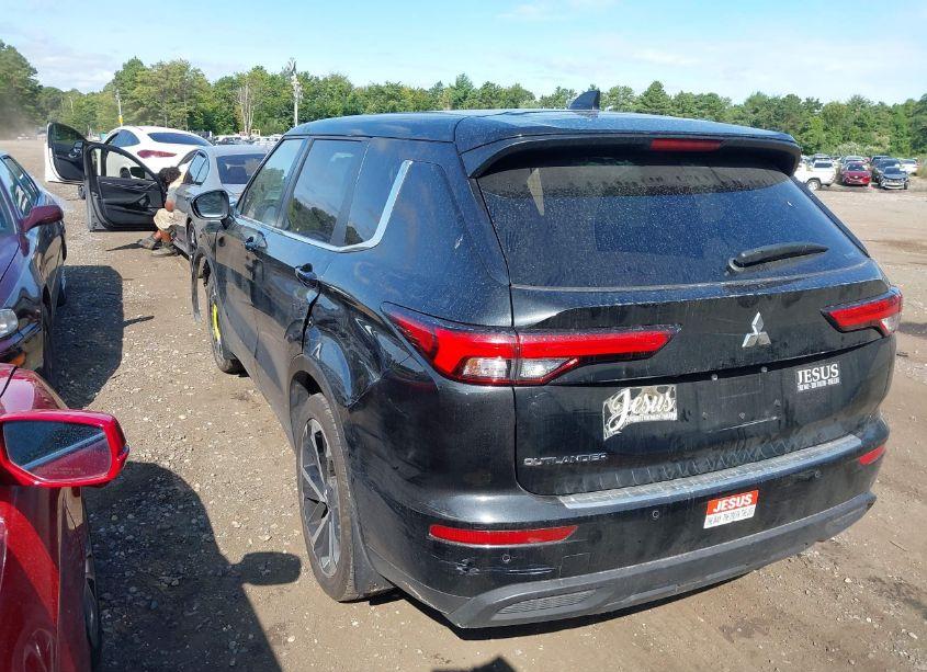 Photo 3 of 2022 Mitsubishi Outlander ES 2.5 S-AWC (VIN JA4J4TA85NZ040019)