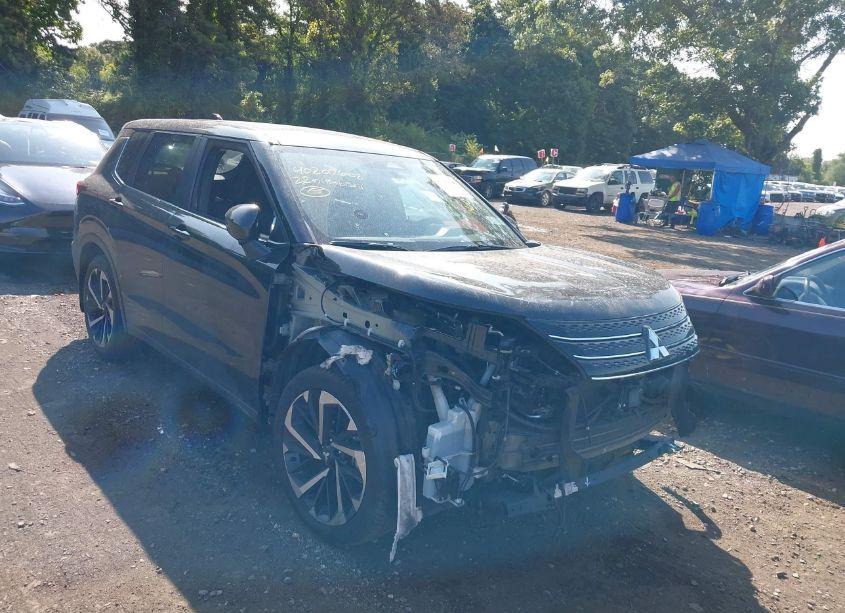 Photo 6 of 2022 Mitsubishi Outlander ES 2.5 S-AWC (VIN JA4J4TA85NZ040019)