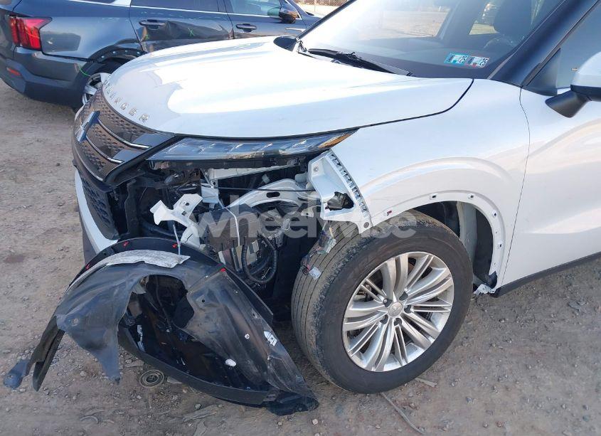 Photo 6 of 2023 Mitsubishi Outlander ES 2.5 S-AWC (VIN JA4J4TA85PZ028732)