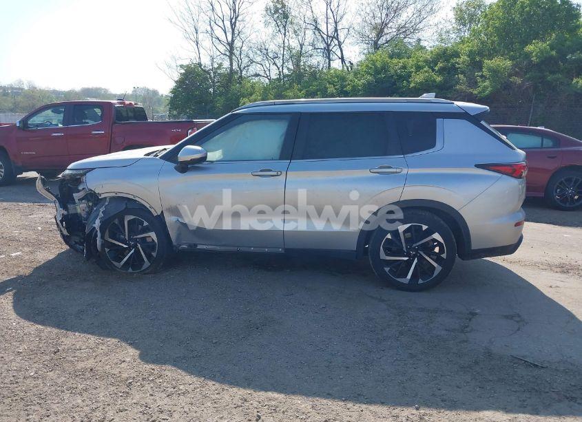 Photo 15 of 2022 Mitsubishi Outlander ES 2.5 S-AWC (VIN JA4J4TA86NZ002248)