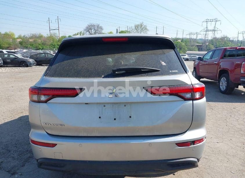 Photo 17 of 2022 Mitsubishi Outlander ES 2.5 S-AWC (VIN JA4J4TA86NZ002248)