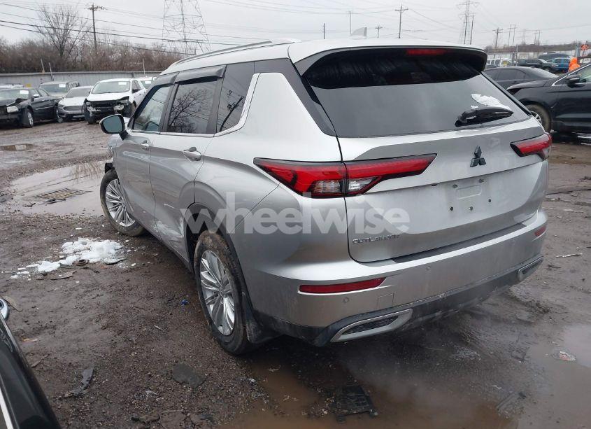 Photo 3 of 2022 Mitsubishi Outlander ES 2.5 S-AWC (VIN JA4J4TA87NZ007913)