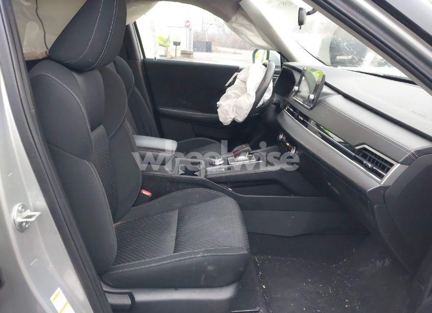 Photo 5 of 2022 Mitsubishi Outlander ES 2.5 S-AWC (VIN JA4J4TA87NZ007913)