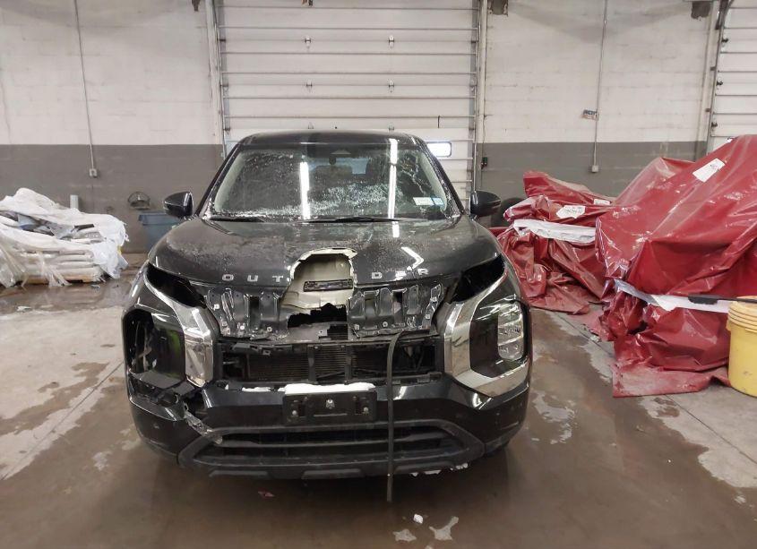 Photo 13 of 2022 Mitsubishi Outlander ES 2.5 S-AWC (VIN JA4J4TA88NZ016216)