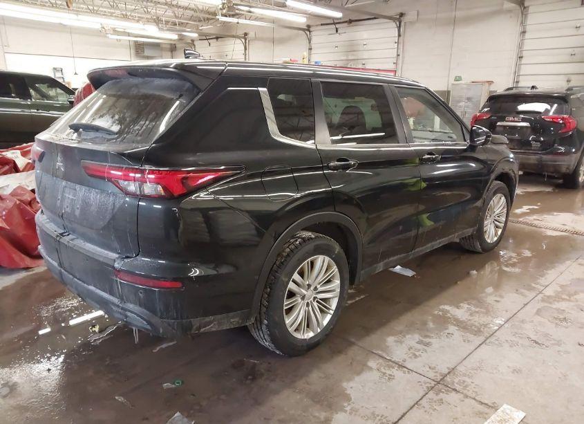 Photo 4 of 2022 Mitsubishi Outlander ES 2.5 S-AWC (VIN JA4J4TA88NZ016216)