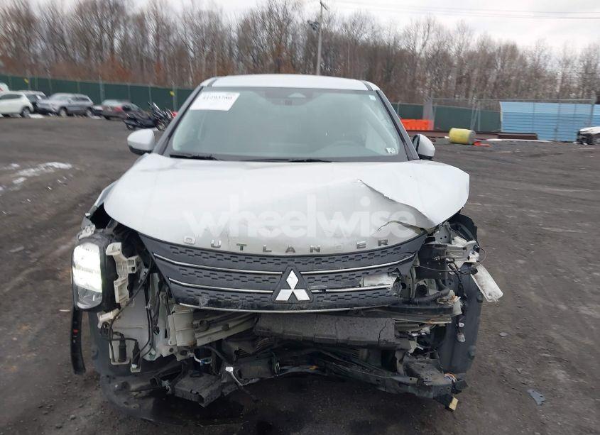 Photo 12 of 2022 Mitsubishi Outlander ES 2.5 S-AWC (VIN JA4J4TA88NZ019682)