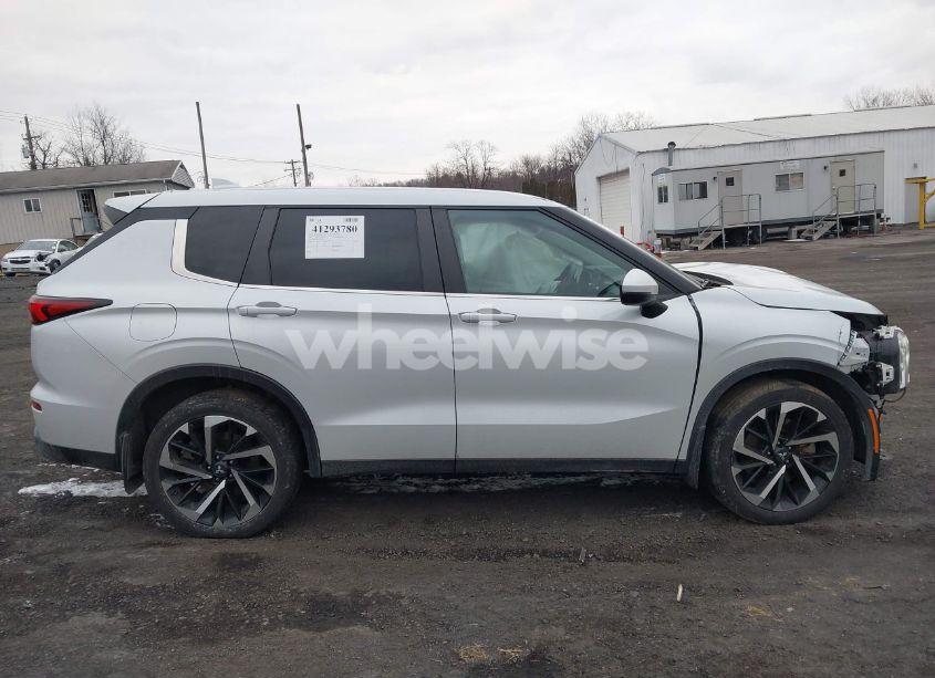 Photo 13 of 2022 Mitsubishi Outlander ES 2.5 S-AWC (VIN JA4J4TA88NZ019682)