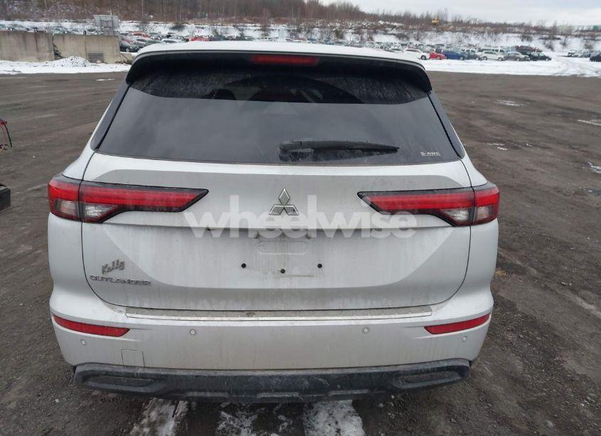 Photo 16 of 2022 Mitsubishi Outlander ES 2.5 S-AWC (VIN JA4J4TA88NZ019682)