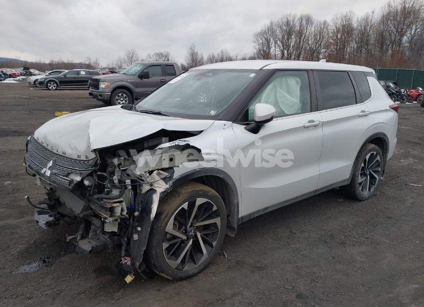 Photo 2 of 2022 Mitsubishi Outlander ES 2.5 S-AWC (VIN JA4J4TA88NZ019682)