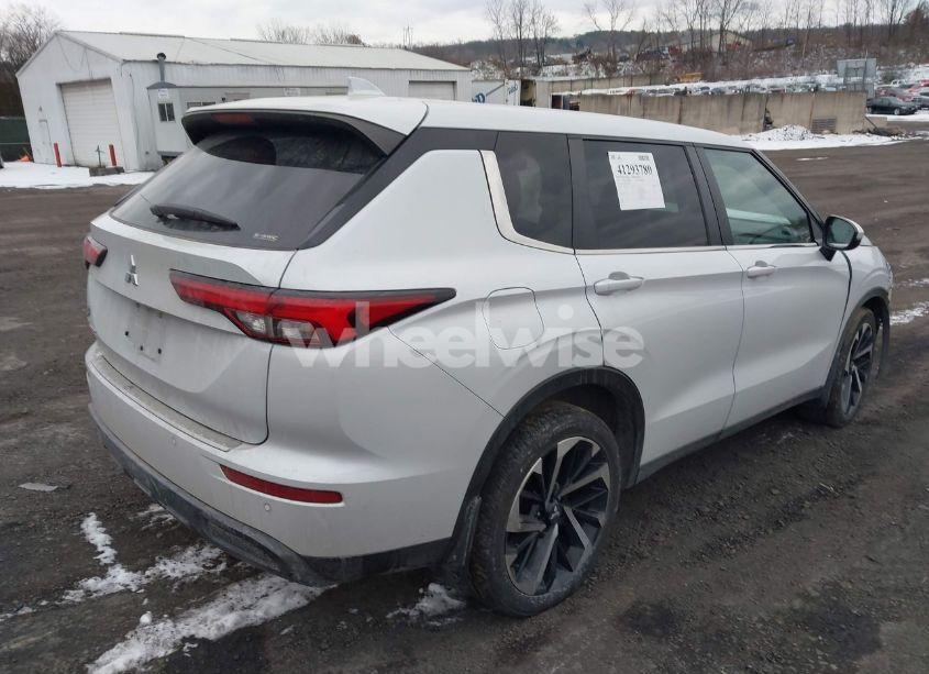 Photo 4 of 2022 Mitsubishi Outlander ES 2.5 S-AWC (VIN JA4J4TA88NZ019682)