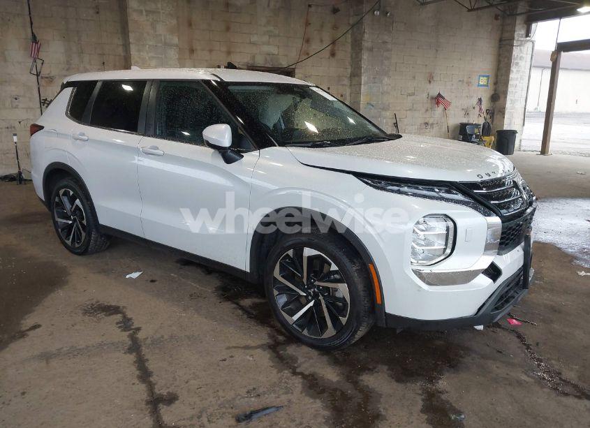 2022 Mitsubishi Outlander ES 2.5 S-AWC (VIN JA4J4TA88NZ029452) main photo