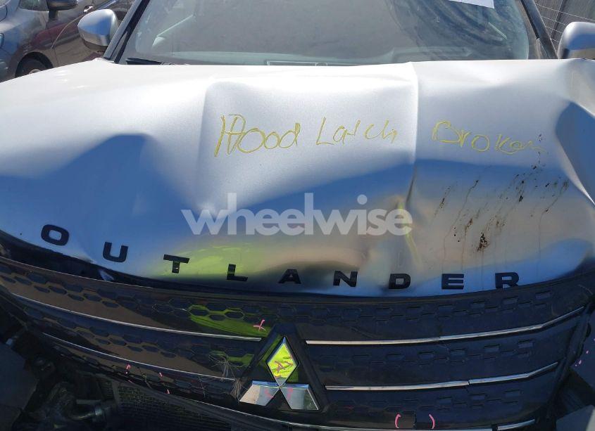 Photo 10 of 2022 Mitsubishi Outlander ES 2.5 S-AWC (VIN JA4J4TA88NZ032612)