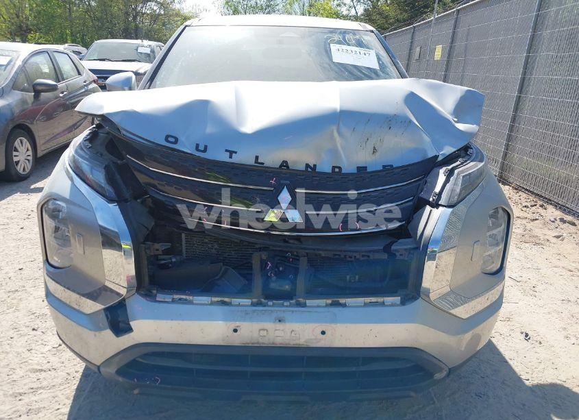 Photo 12 of 2022 Mitsubishi Outlander ES 2.5 S-AWC (VIN JA4J4TA88NZ032612)